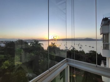 apartment em Rodovia Tertuliano Brito Xavier, Jurerê - Florianópolis - SC