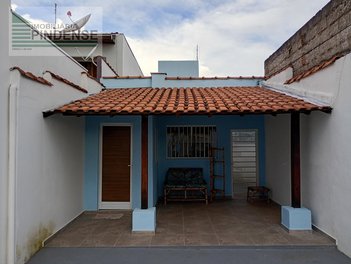 house em Rua Leôncio do Amaral Gurgel, Jardim Rosely - Pindamonhangaba - SP