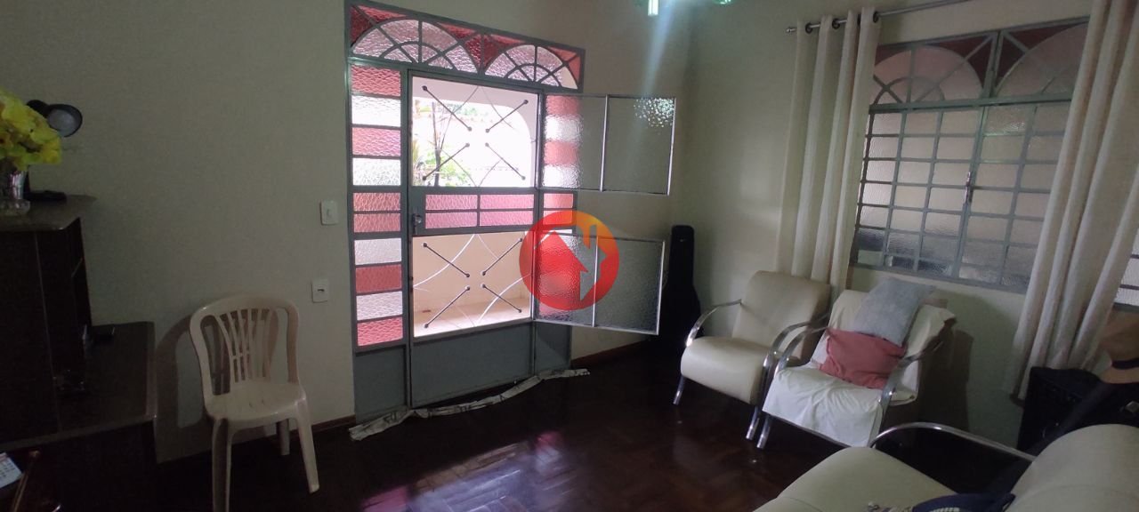 Casa com 4 quartos — Jardim Leblon, Belo Horizonte