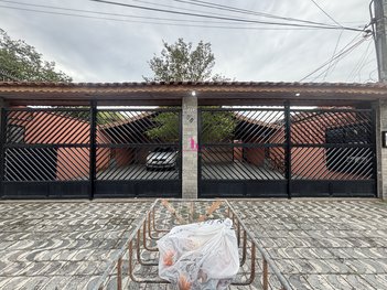 house em Avenida Professor Daijiro Matsuda, Maracanã - Praia Grande - SP