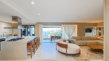 apartment em Rua Guilherme Pugsley, Água Verde - Curitiba - PR