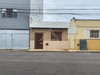 house em Rua Tiradentes, Centro - Varginha - MG