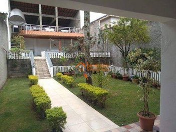 house em Rua Tomi Saburo Yamamoto, Jardim das Cerejeiras - Arujá - SP