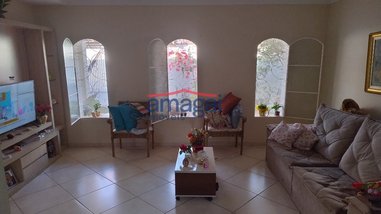 house em Rua Anne Marie Andrewr, Jardim Emília - Jacareí - SP