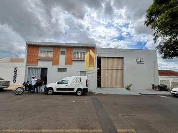industrial em Rua Doutor Antônio Pádua Faria, Vila Industrial - Franca - SP