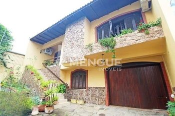 house em Rua Umbú, Passo da Areia - Porto Alegre - RS