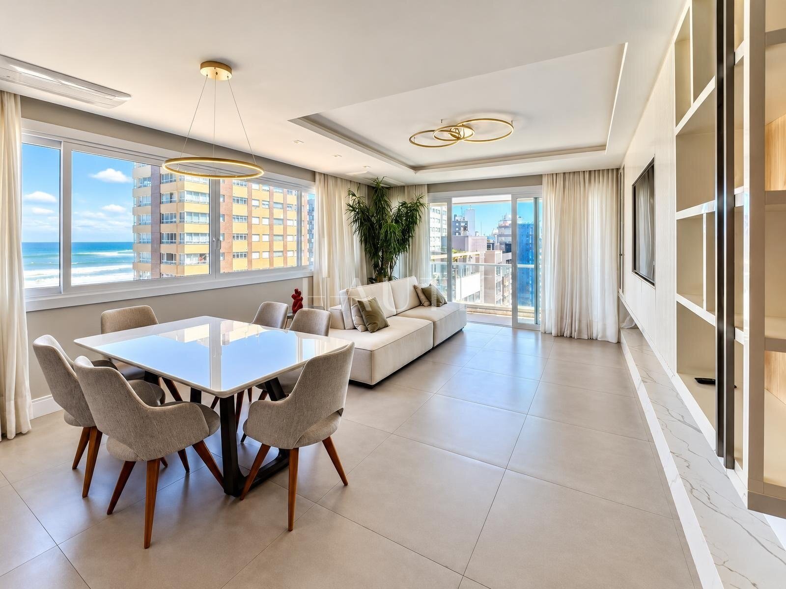 Apartamento Mobiliado 2 Suítes no 18º Andar do Di Milano