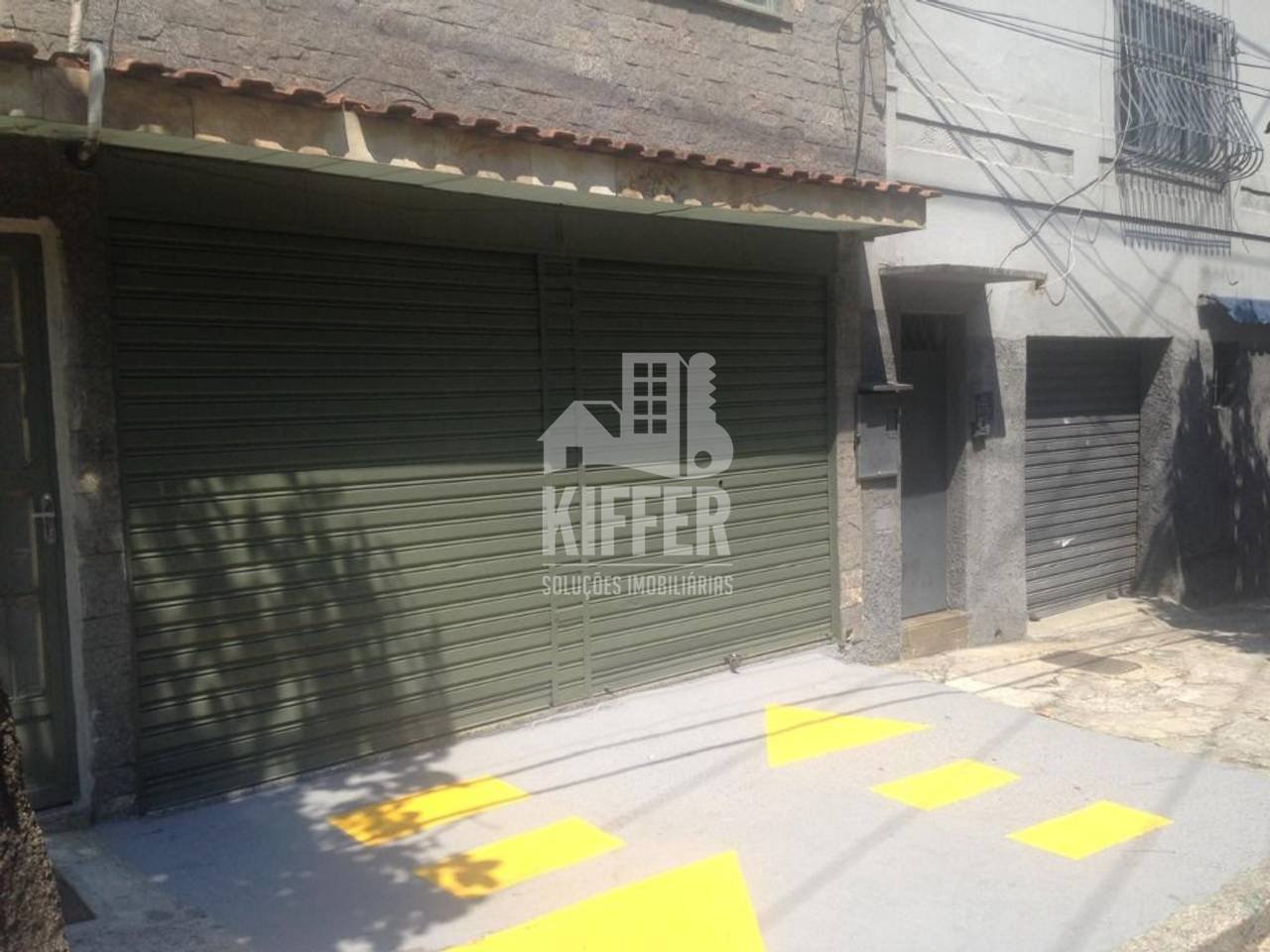 Espetacular loja com kit net independente na Andrade Pinto com Marques