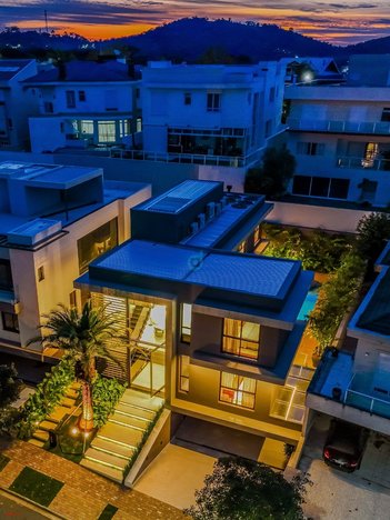 house em Avenida Gêmini, Alphaville - Santana de Parnaíba - SP