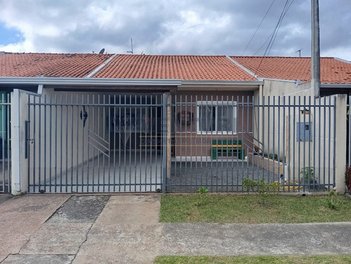 house em Rua Pedro Helpa, Campo Largo da Roseira - São José dos Pinhais - PR