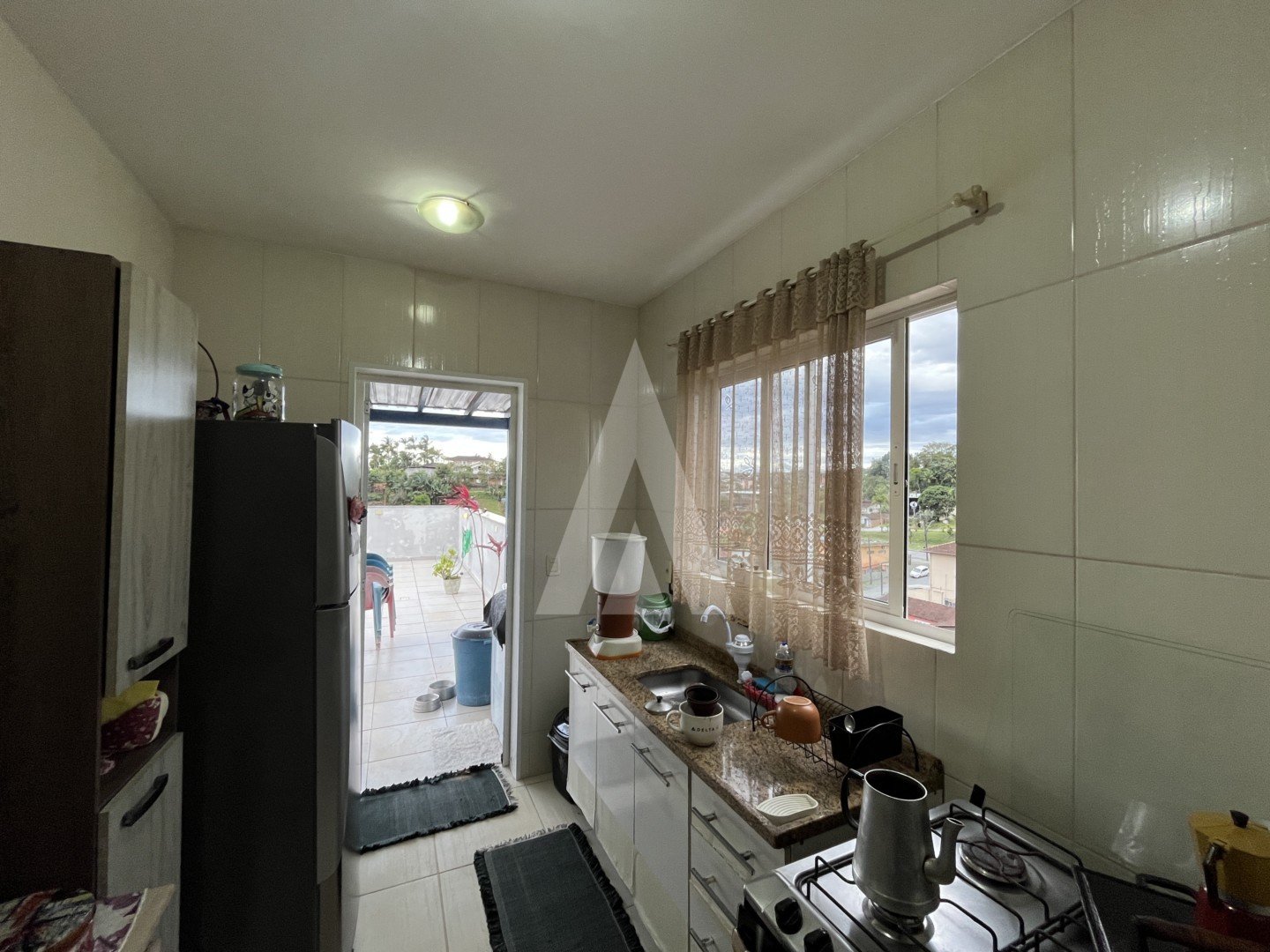 COZINHA (FICA APENAS ARM�RIO)