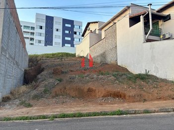 land_lot em Rua Eutêmio Tavares, Vila Pinto - Varginha - MG