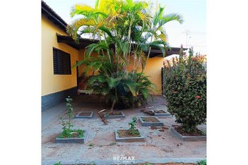 house em Rua Doutor Sebastião Soares, Labaté - Lins - SP
