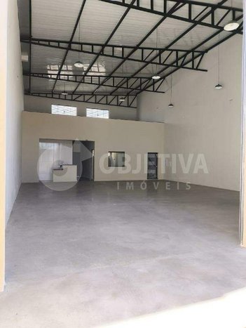 industrial em Avenida Aspirante Mega, Jardim Patrícia - Uberlândia - MG