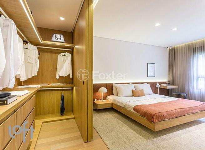 quarto-com-closet-e-cama-de-casal.jpeg