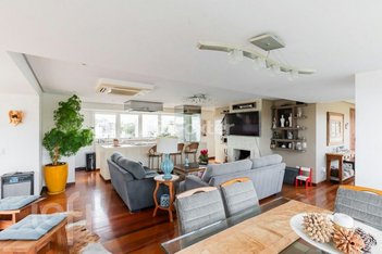 apartment em Rua Isidoro Tressi, Jardim Botânico - Porto Alegre - RS