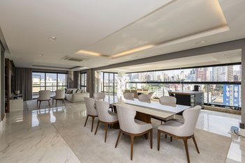 apartment em Avenida Iguaçu, Água Verde - Curitiba - PR