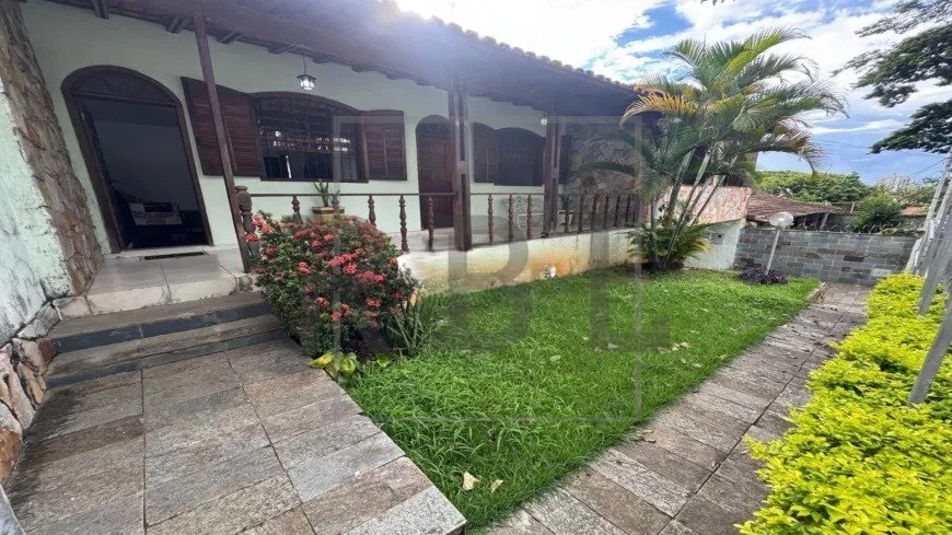 Casa com 4 quartos — Itapoã, Belo Horizonte