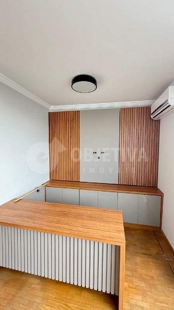 house em Avenida Oscar Miranda, Segismundo Pereira - Uberlândia - MG