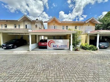 house em Estrada Municipal Walter Steurer, Chácara Pavoeiro - Cotia - SP