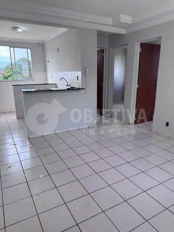 apartment em Rua Antônio Bernardes da Costa, Laranjeiras - Uberlândia - MG