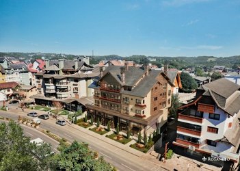 business em Avenida Borges de Medeiros, Centro - Gramado - RS