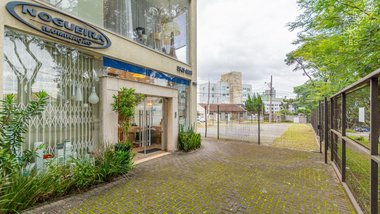 business em Avenida Presidente Getúlio Vargas, Vila Izabel - Curitiba - PR