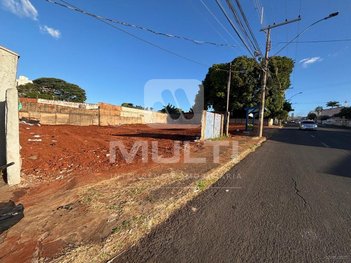land_lot em Avenida Sílvio Rugani, Tubalina - Uberlândia - MG