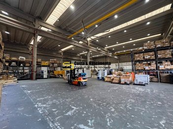 industrial em Avenida Piraporinha, Vila Nogueira - Diadema - SP