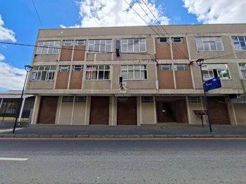 business em Rua Scharfemberg de Quadros, Centro - São José dos Pinhais - PR