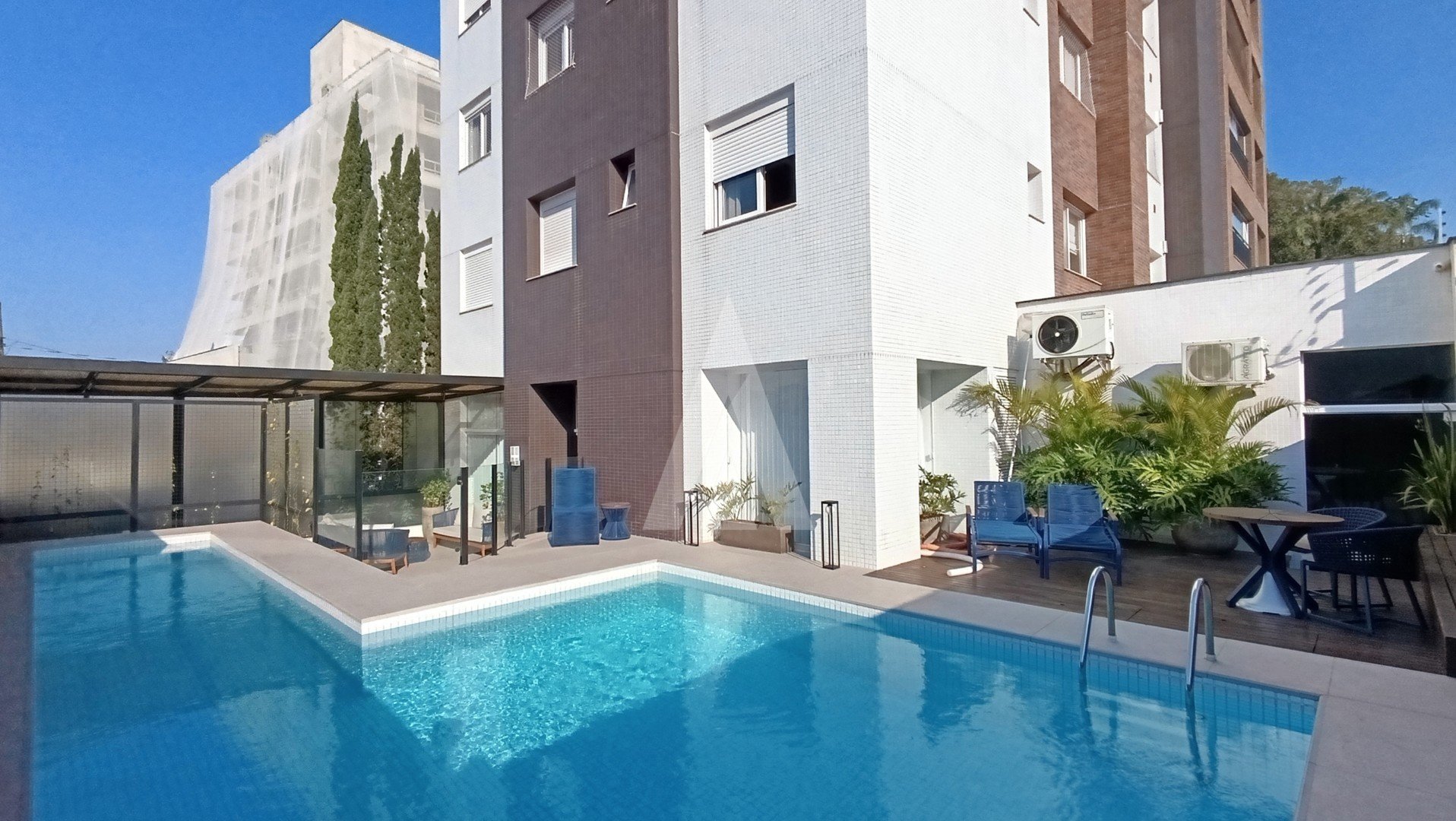 PISCINA VISTA 1