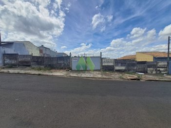 land_lot em Rua Cavaleiro Mansueto Lunardi, Vila Nova Botucatu - Botucatu - SP