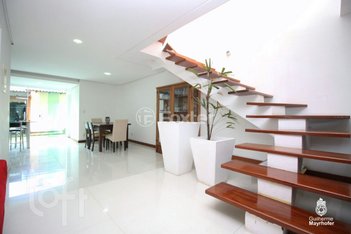 house em Rua Doutor Galdino Nunes Vieira, Jardim Itu - Porto Alegre - RS
