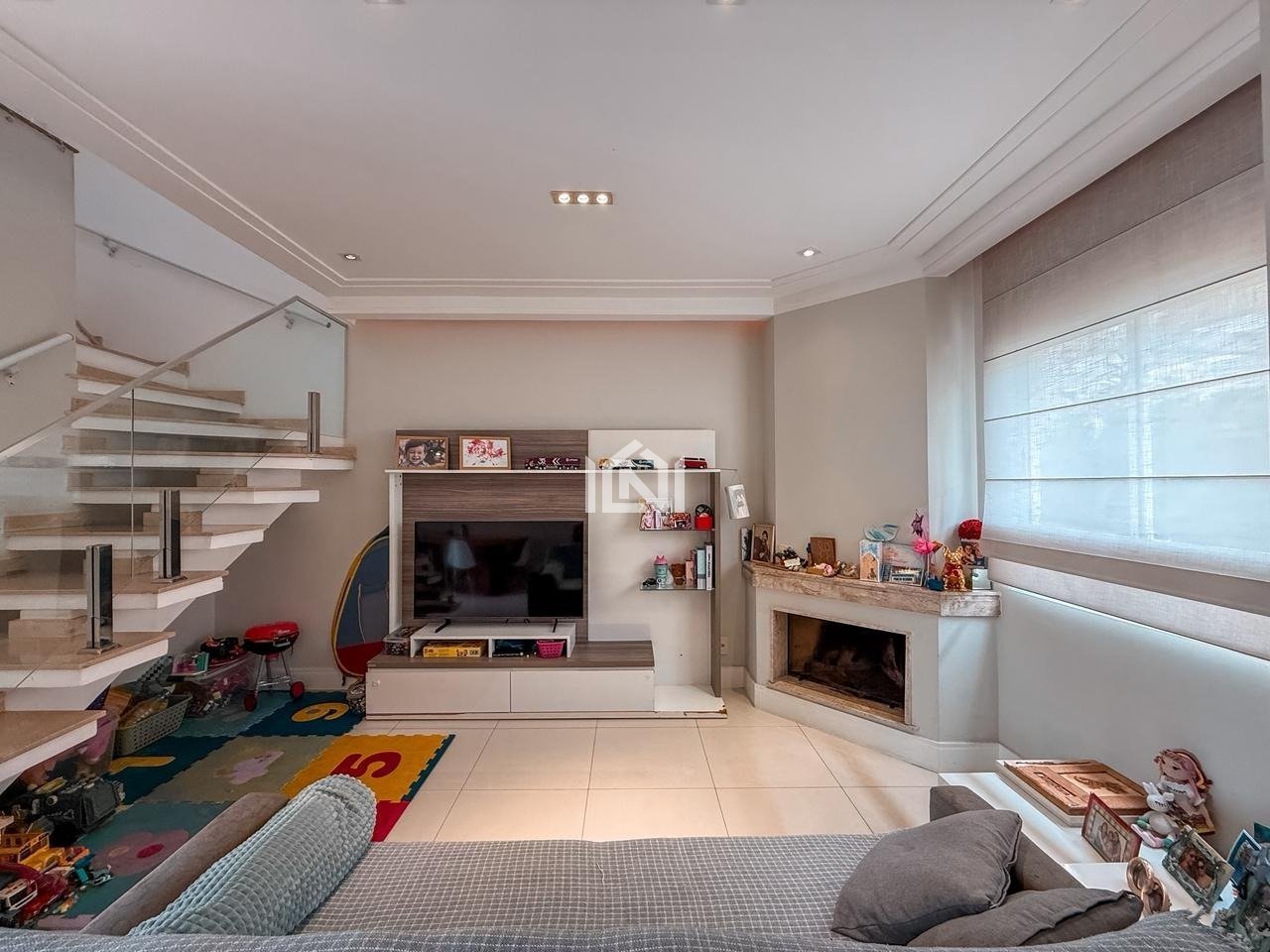 casa a venda no condominio villas da granja ||| - sala de tv