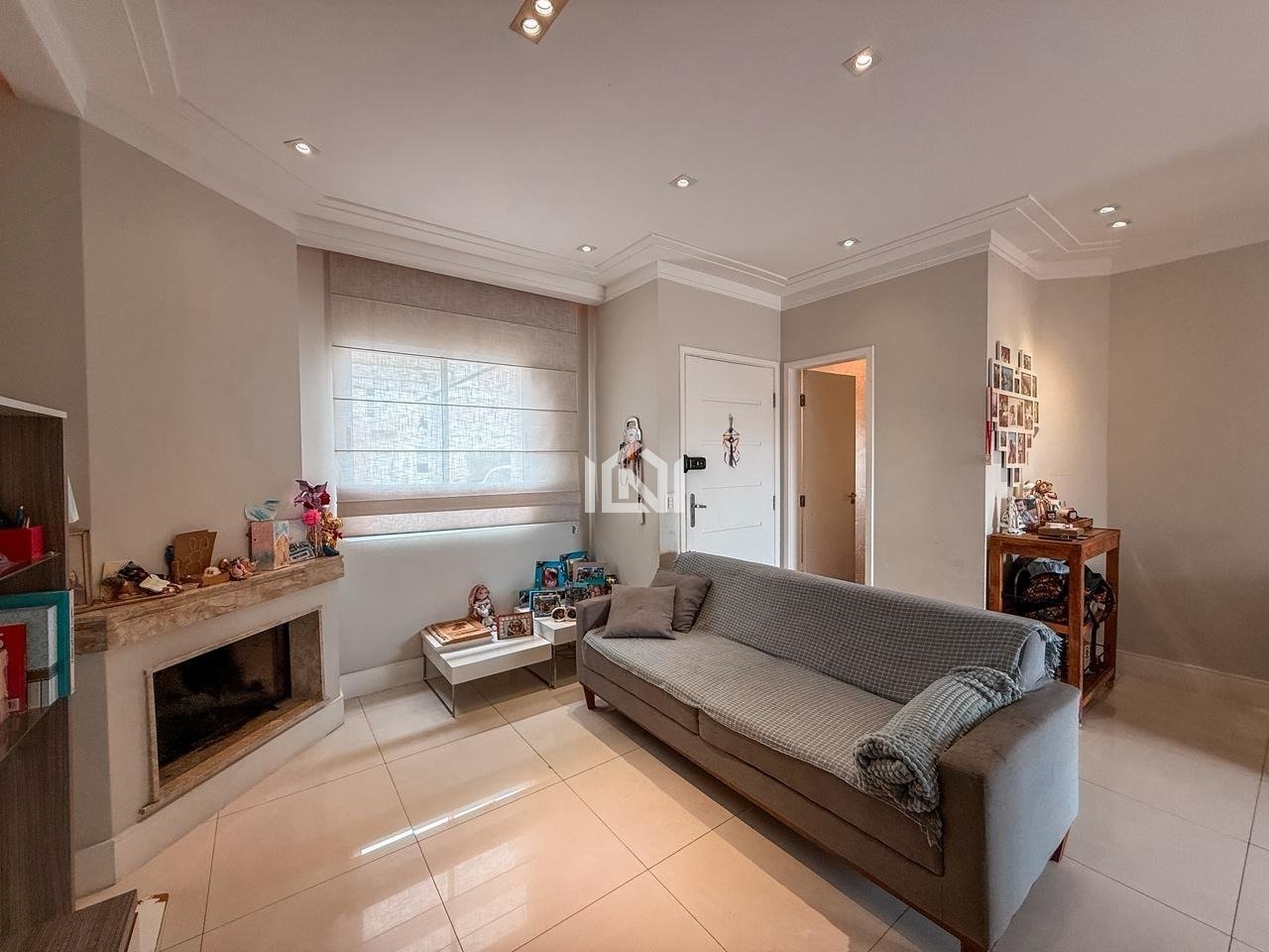 casa a venda no condominio villas da granja ||| - sala de tv