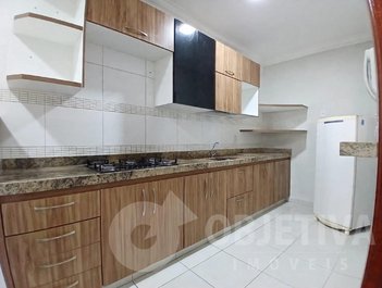apartment em Rua Ana Marra Melazo, Dona Zulmira - Uberlândia - MG