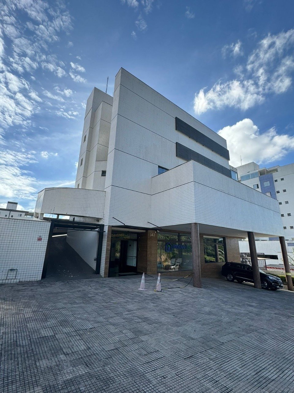 i92L692v9_5995661ece62df3c3