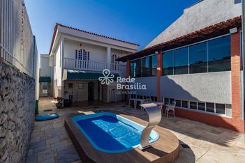 house em QNE 10, Taguatinga Centro (Taguatinga) - Brasília - DF