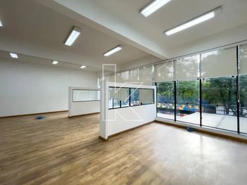 commercial_property em Praça Whitaker Penteado, Vila Guarani (Z Sul) - São Paulo - SP