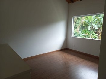 house em Vila Juliano Constantino Manzini, Carangola - Petrópolis - RJ