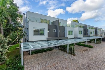 house em Rua Doutor Ney de Castilhos Ferreira, Pedra Redonda - Porto Alegre - RS