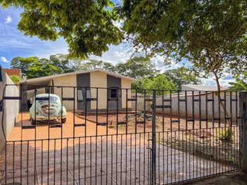 house em Rua Pioneiro Antônio Carnelossi, Parque Hortência - Maringá - PR