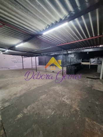 business em Avenida Antônio Emmerick, Vila Cascatinha - São Vicente - SP