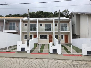house em Rua Doutor Ivan Bastos, Sertão do Maruim - São José - SC