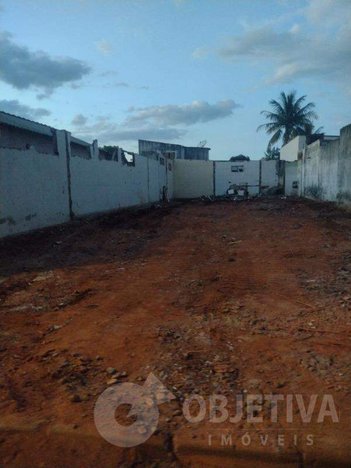 land_lot em Praça Fausto Savastano, Segismundo Pereira - Uberlândia - MG