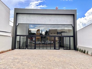 business em Madre Leônia Milito, Bela Suiça - Londrina - PR