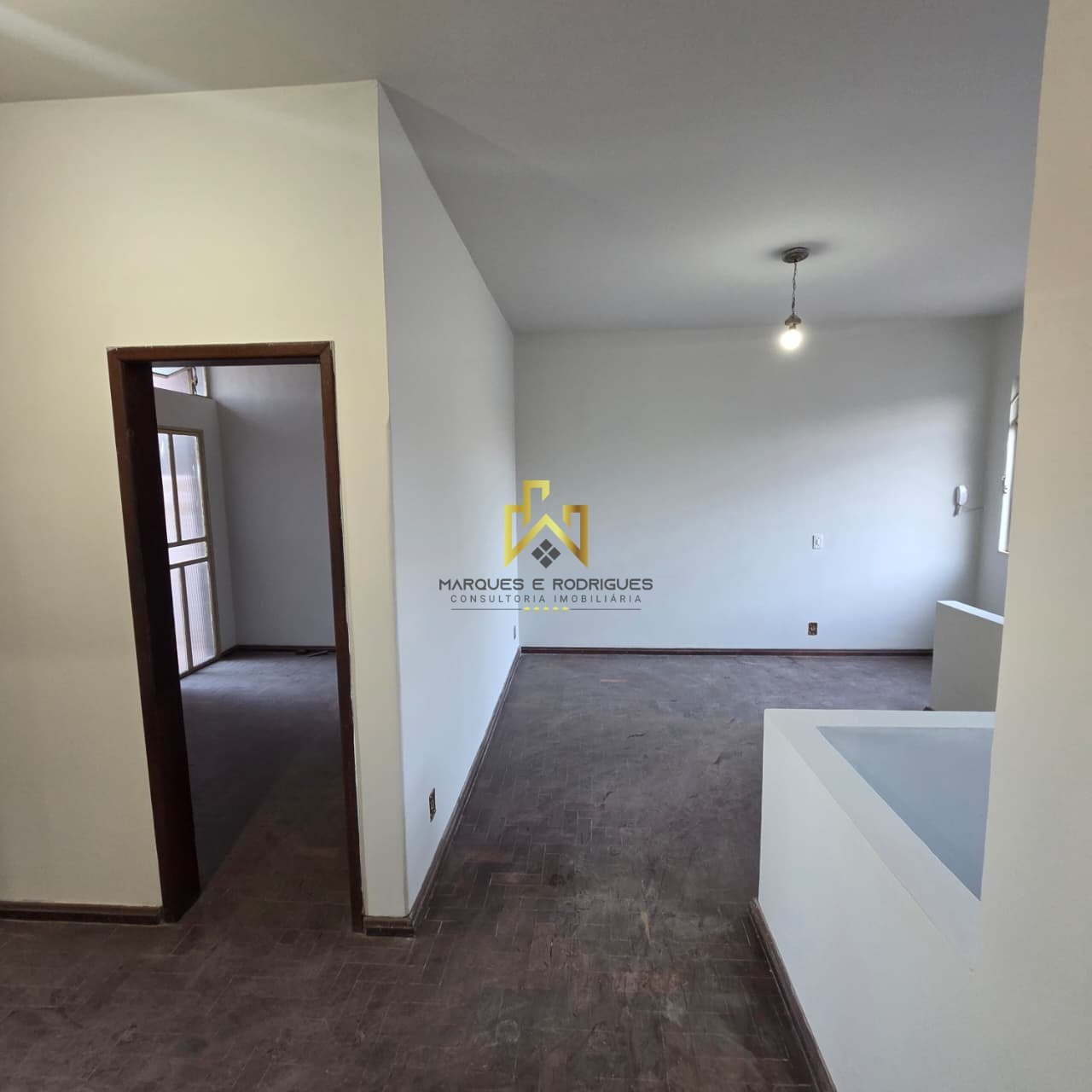 Casa com 4 quartos — Santa Mônica, Belo Horizonte