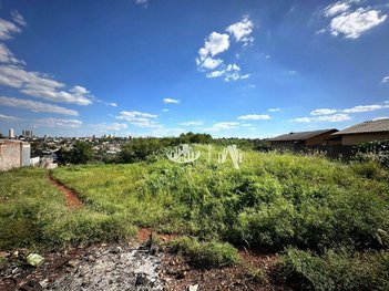 land_lot em Rua Professor Wilton Coutinho, Santiago - Londrina - PR