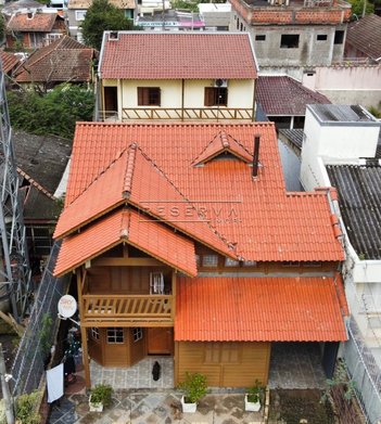 house em Rua Artur Fabião Carneiro, Passo da Areia - Porto Alegre - RS