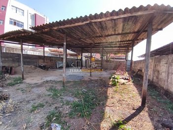 land_lot em Rua Nossa Senhora do Livramento, Centro - Piumhi - MG